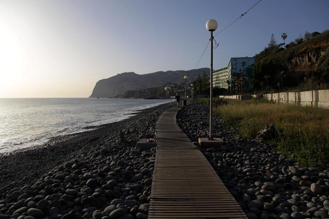Beach Flat - Apartamento Praia Doca Do Cavacas Фуншал Екстер'єр фото